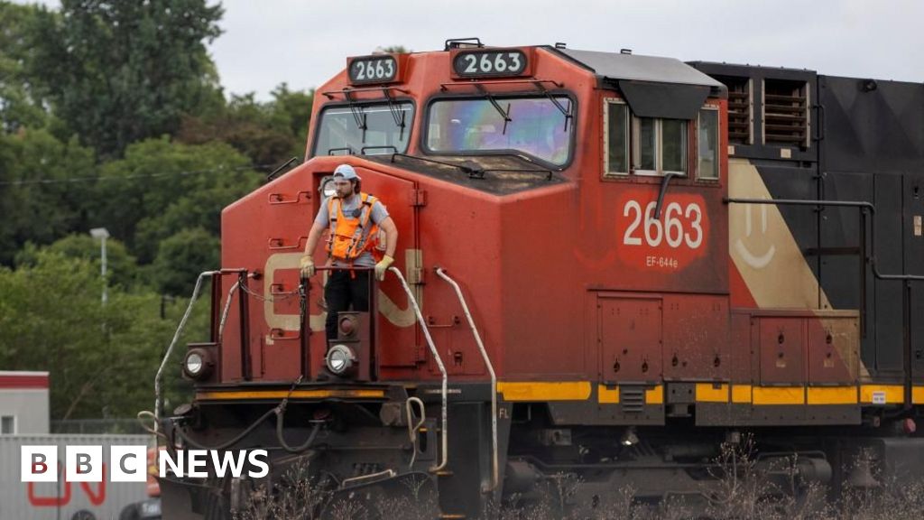 Looming Canada rail shutdown threatens US supply chains